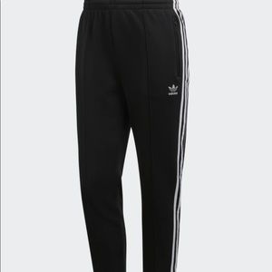 Brand new women’s sz M adidas SS T Track Pant.